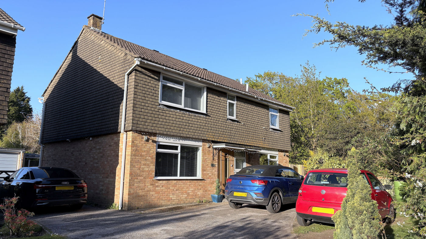 4 Bedroom Detached House : Greenhayes, Broadstone