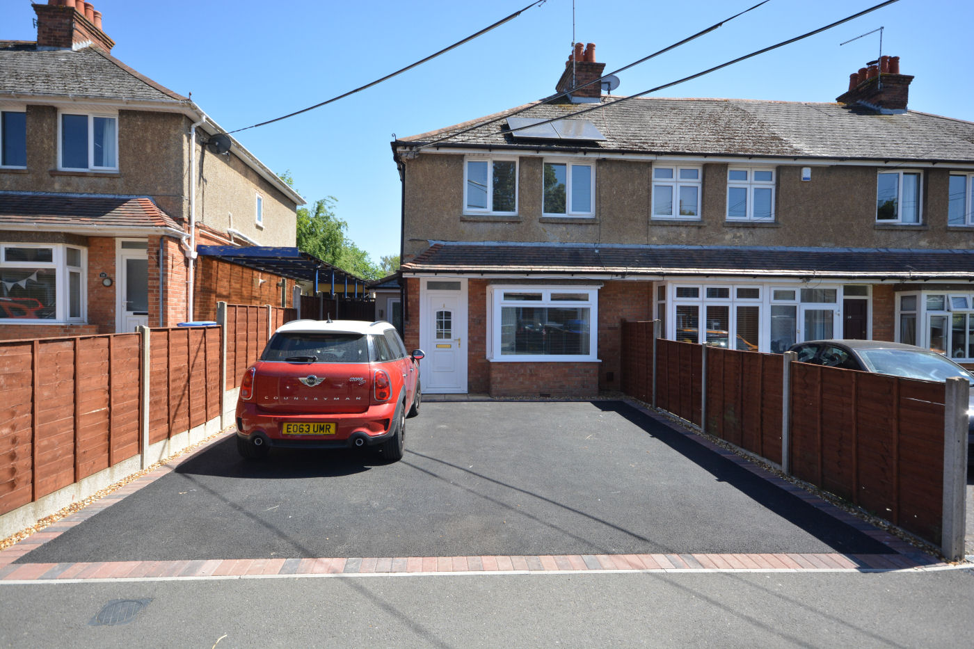 3 Bedroom End of Terrace House : Benmoor Road, Creekmoor, Poole