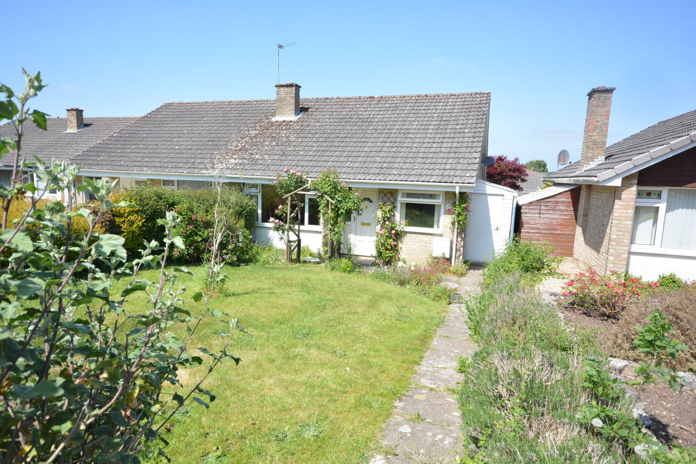 2 Bedroom Semi-Detached Bungalow : Sopwith Crescent, Merley