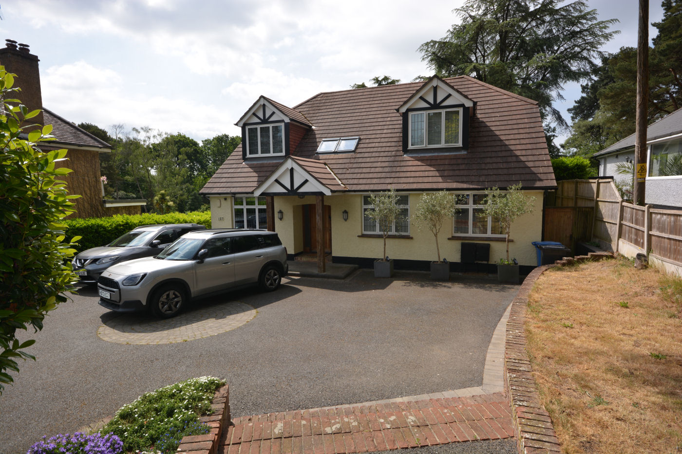 5 Bedroom Detached House : Springdale Road, Broadstone