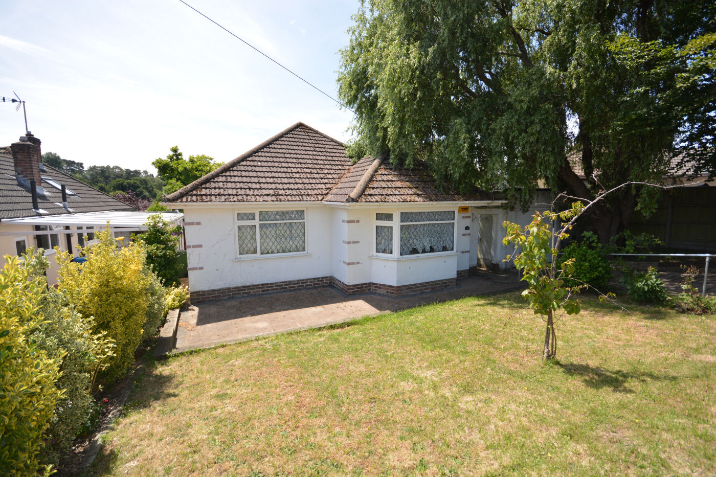2 Bedroom Detached Bungalow : Lancaster Drive, Broadstone