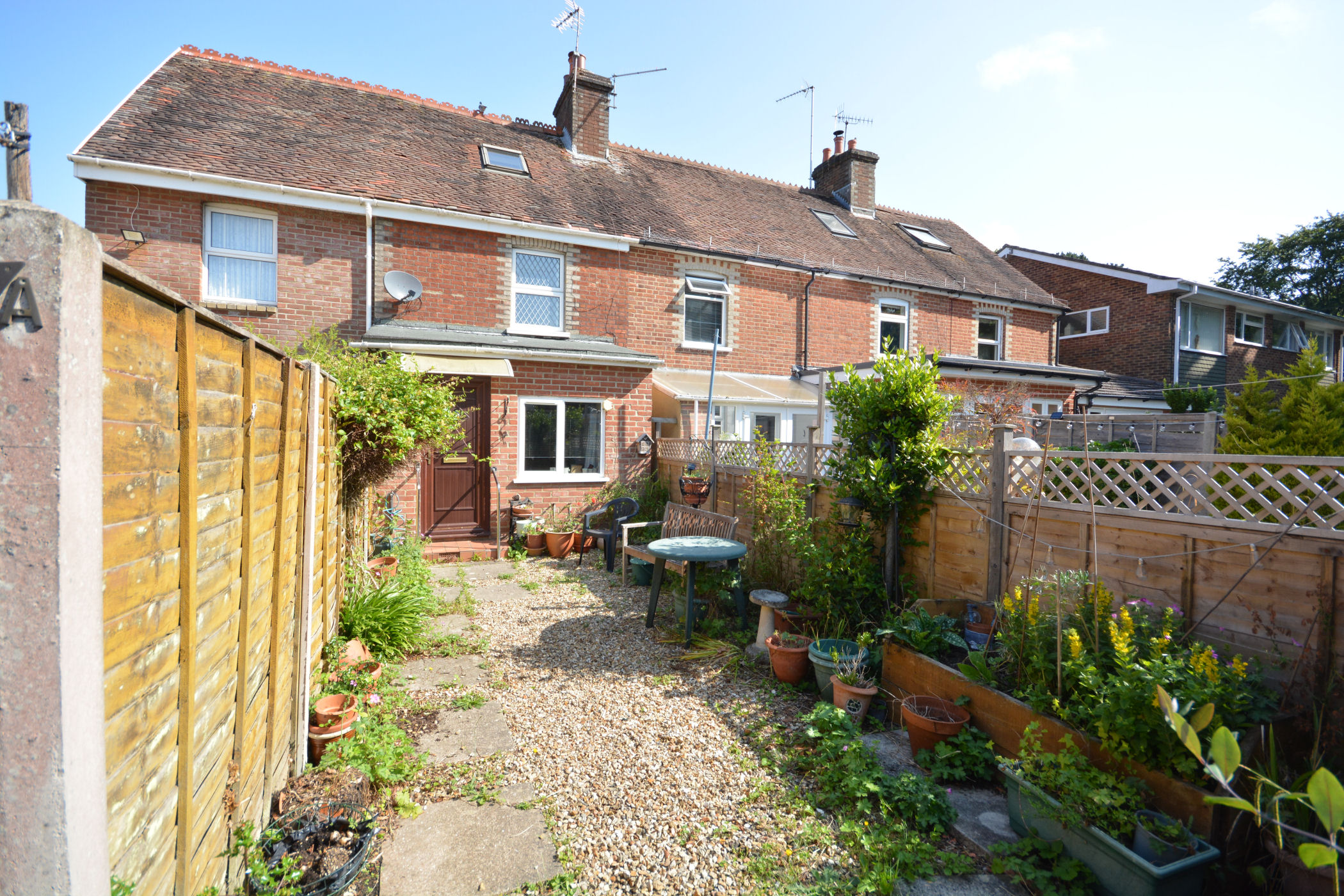 2 Bedroom Terraced House : Westheath Road, Broadstone