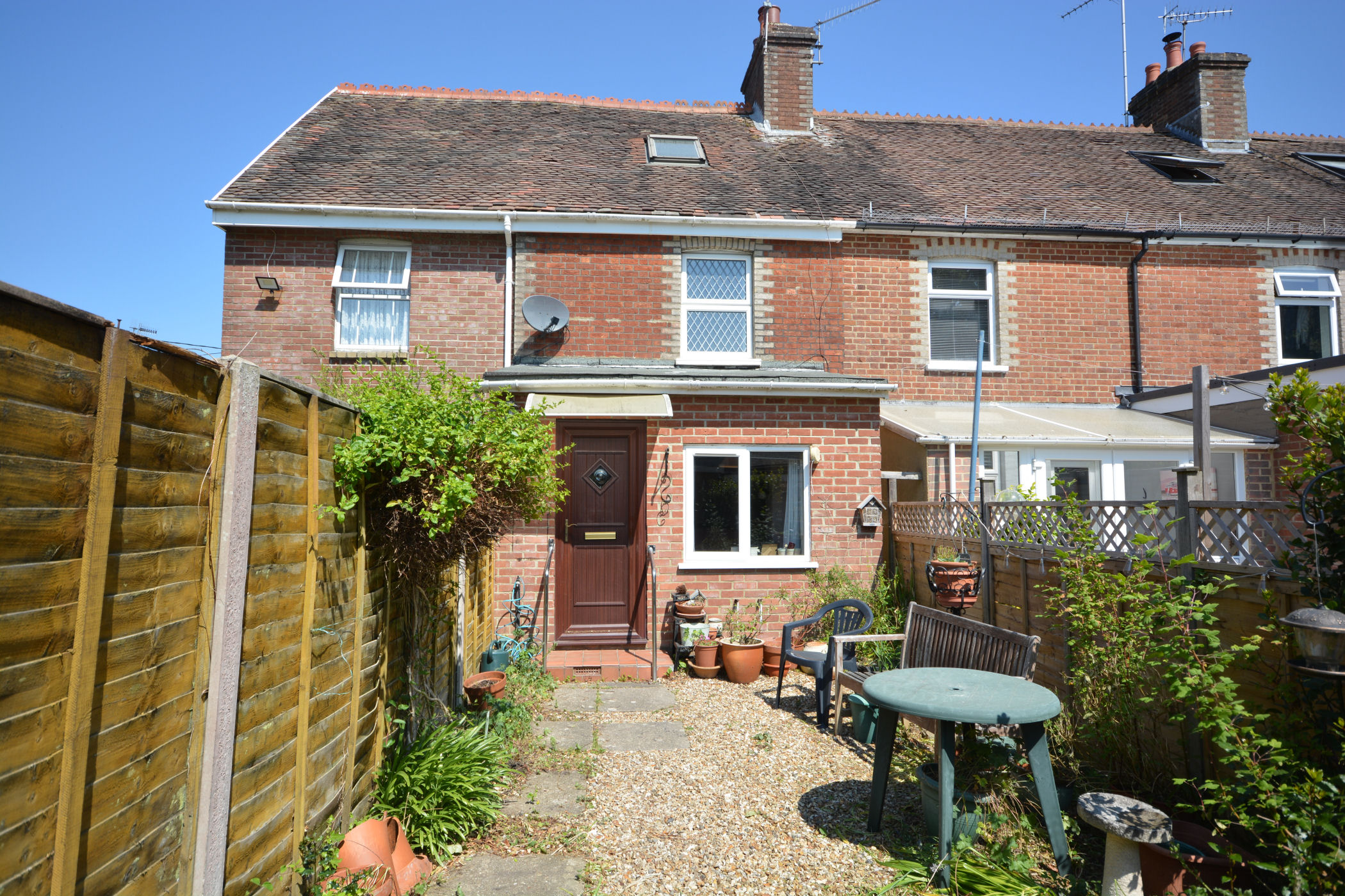 2 Bedroom Terraced House : Westheath Road, Broadstone