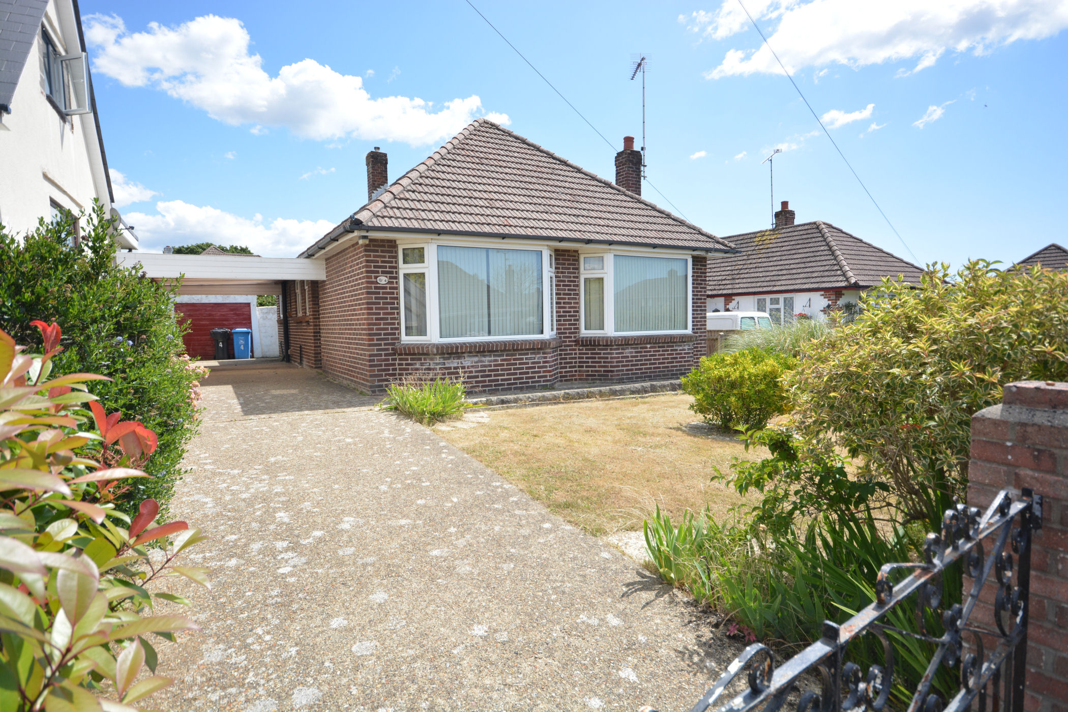 3 Bedroom Detached Bungalow : Edwina Drive, Poole