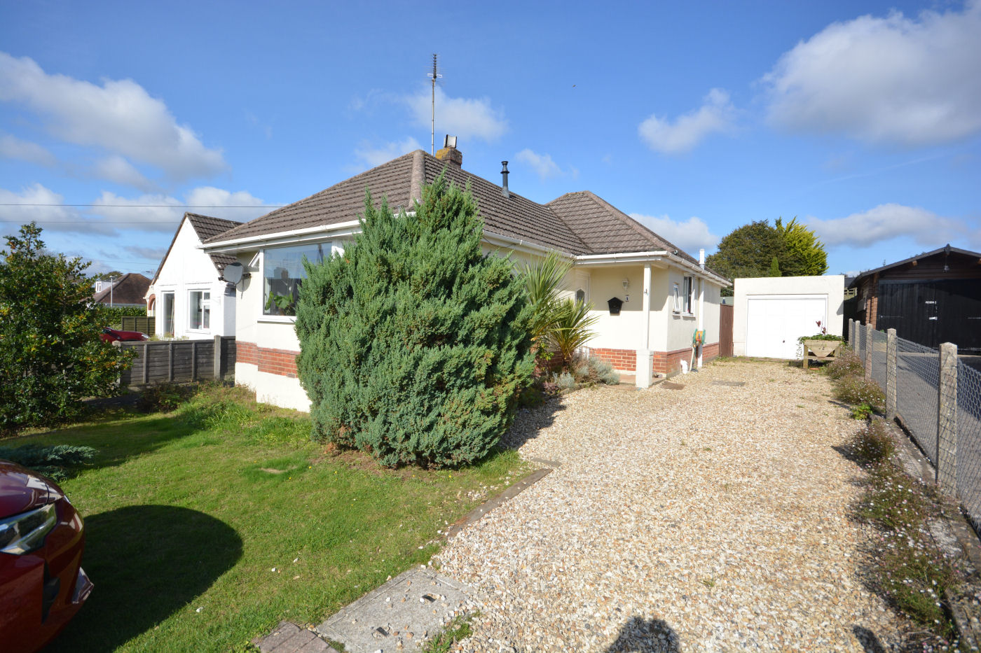 2 Bedroom Detached Bungalow : Chetwode Way, Poole