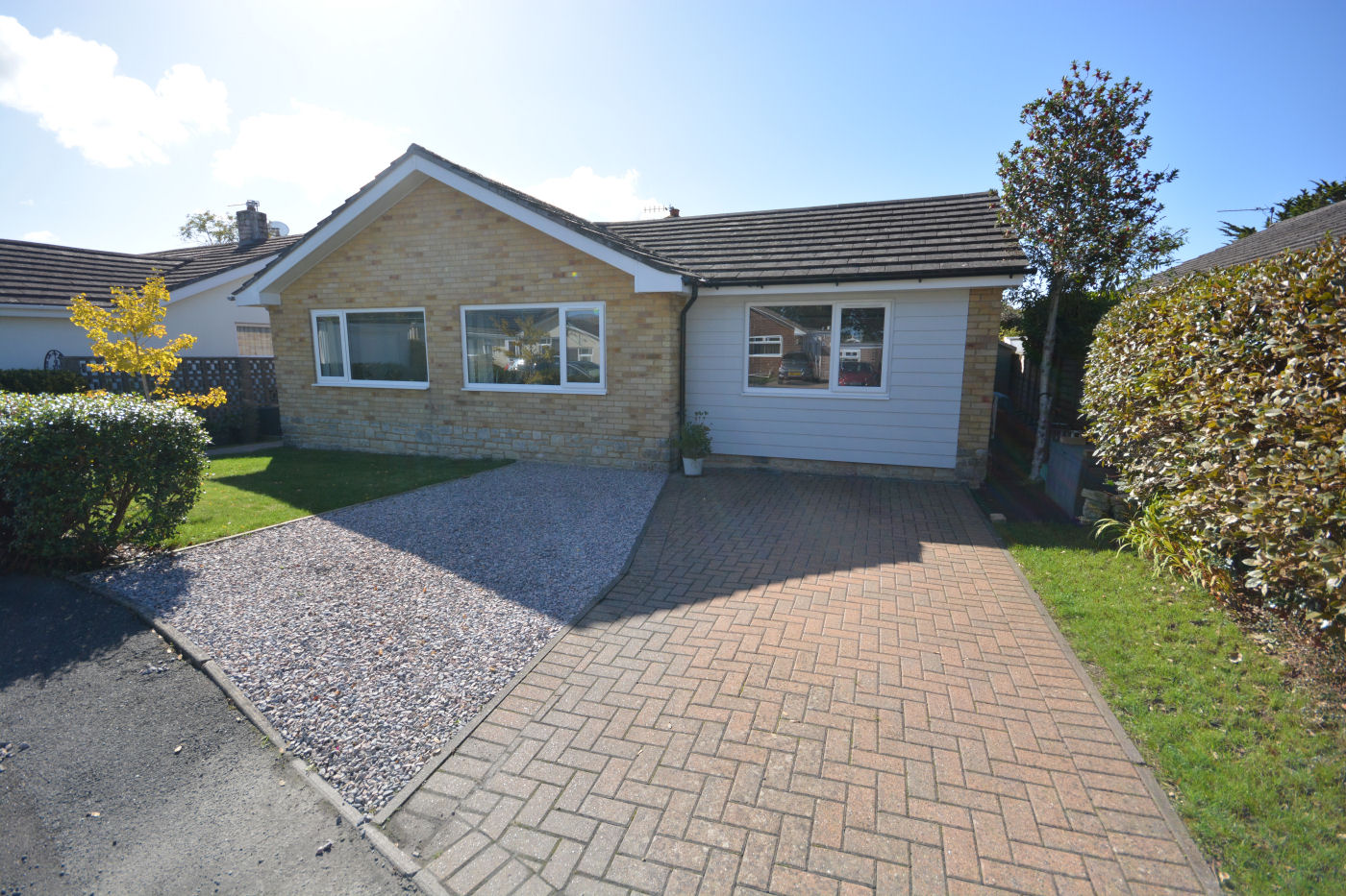 3 Bedroom Detached Bungalow : Blacksmith Close, Corfe Mullen