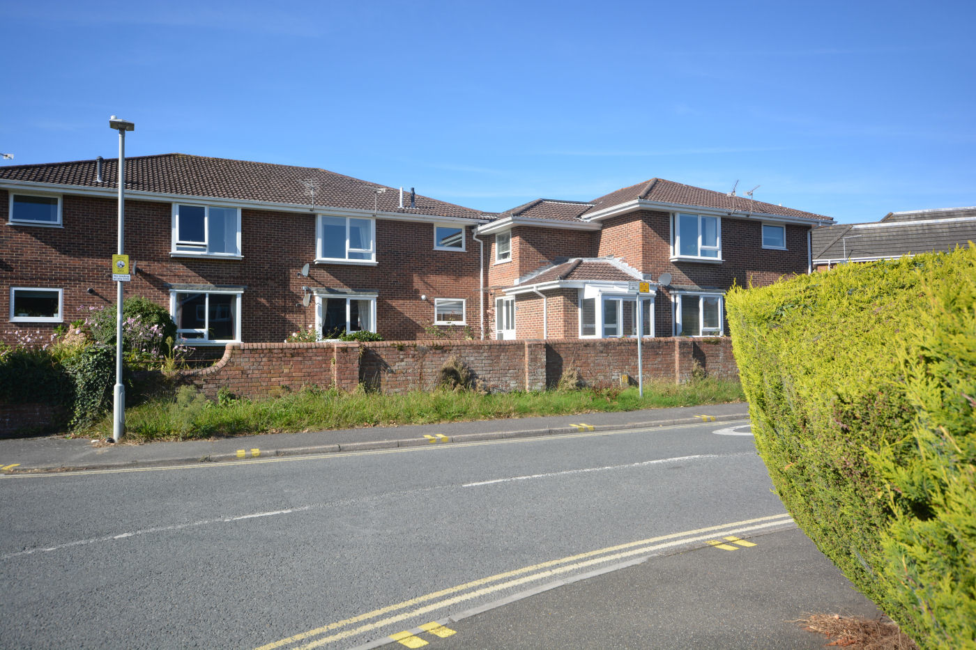 2 Bedroom Apartment : Southlands Court, Grange Road, Broadstone