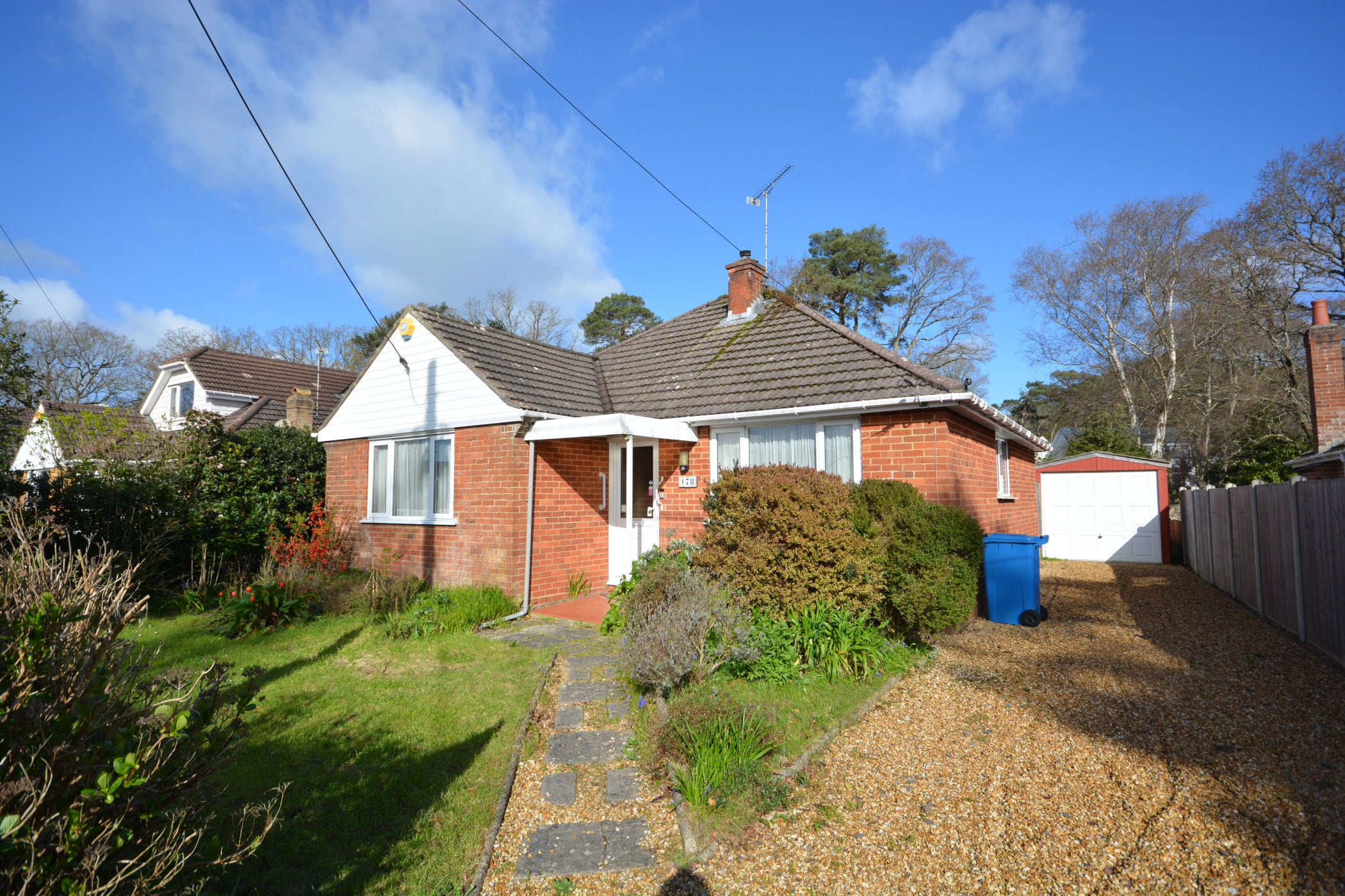 2 Bedroom Detached Bungalow : Clarendon Road, Broadstone