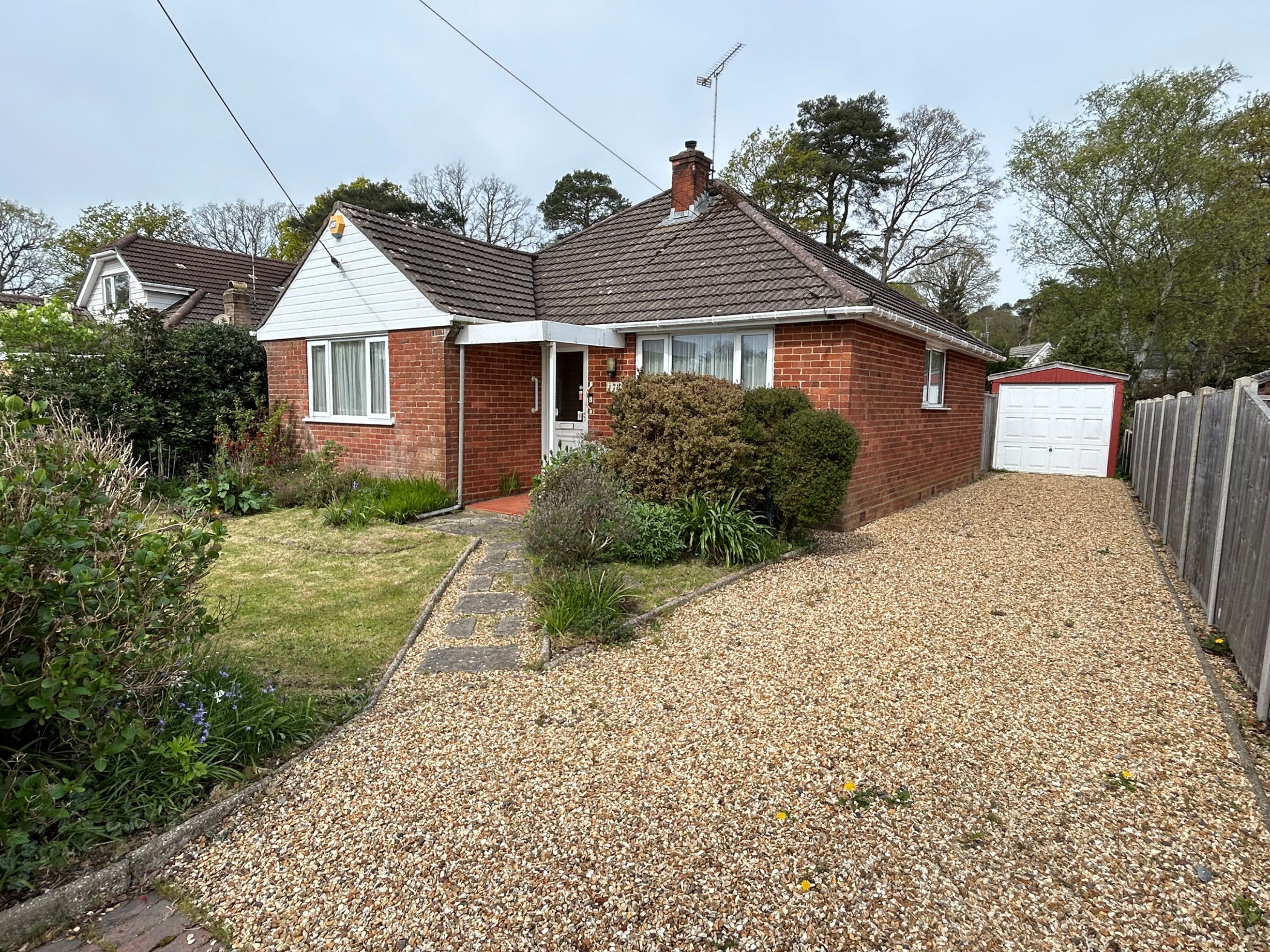 2 Bedroom Detached Bungalow : Clarendon Road, Broadstone