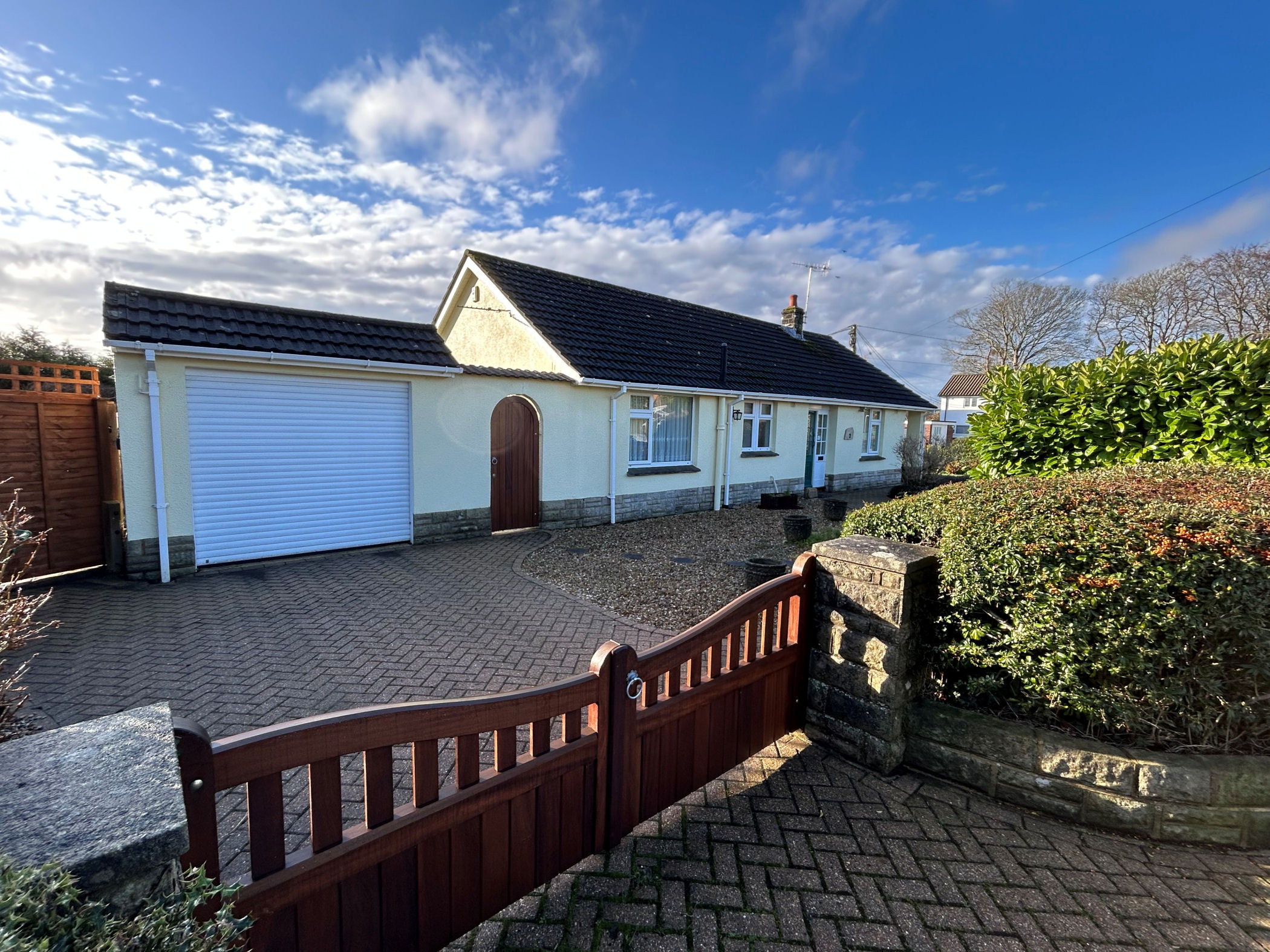2 Bedroom Detached Bungalow : Lytham Road, Broadstone