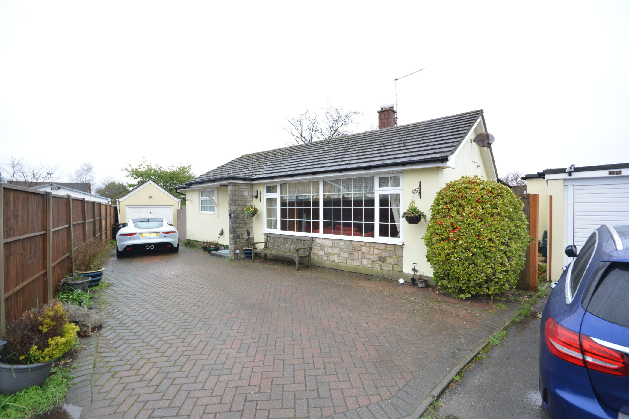 3 Bedroom Detached Bungalow : Dalkeith Road, Corfe Mullen
