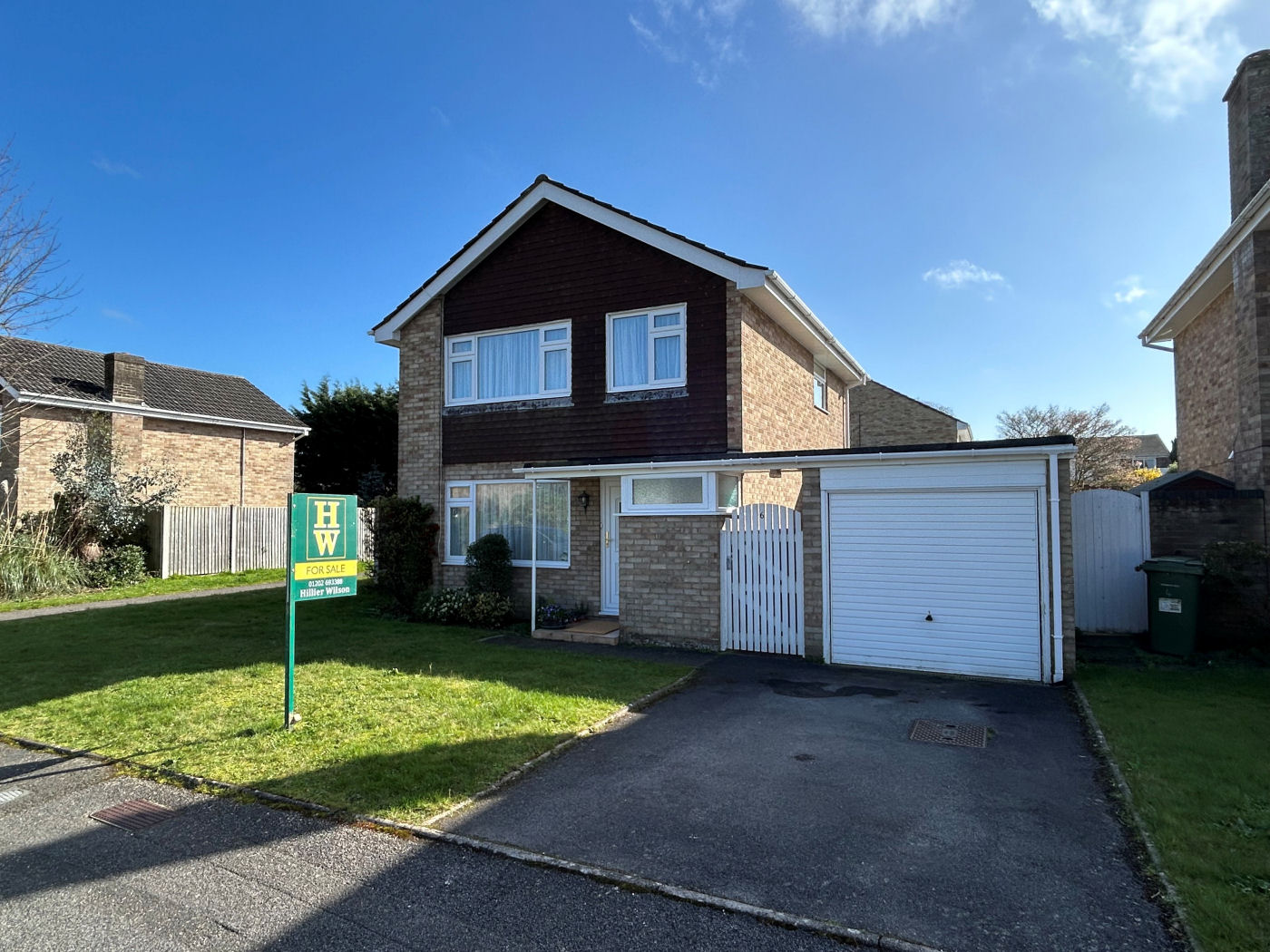 3 Bedroom Detached House : Chichester Walk, Merley, Wimborne