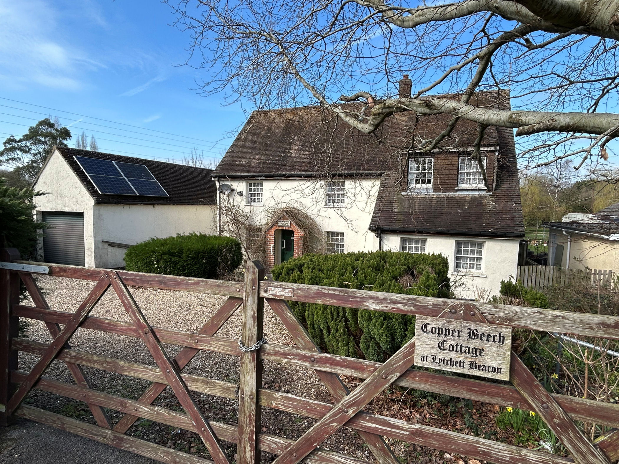 3 Bedroom Cottage : Old Wareham Road, Corfe Mullen, Wimborne