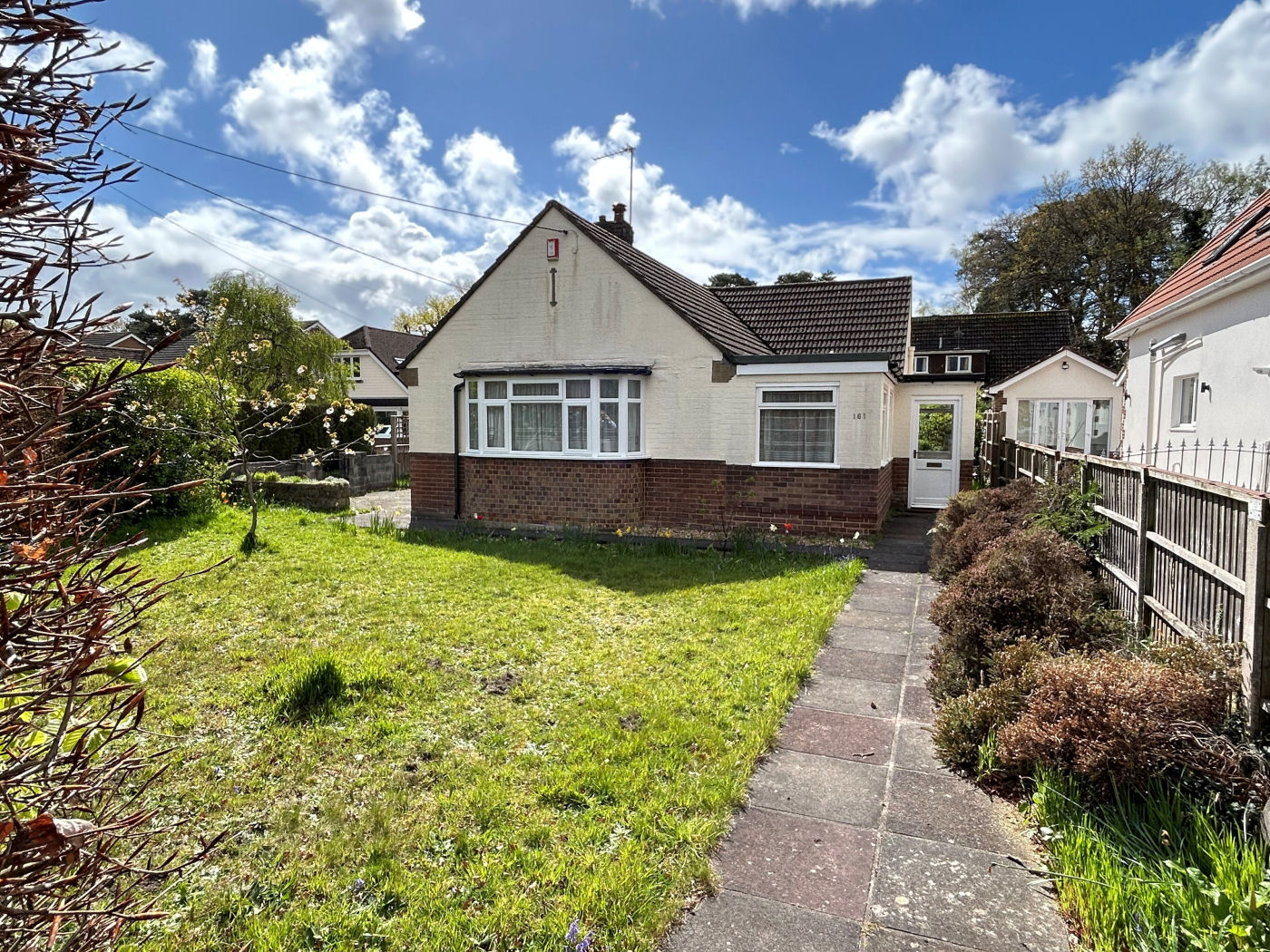 2 Bedroom Detached Bungalow : Springdale Road, Broadstone