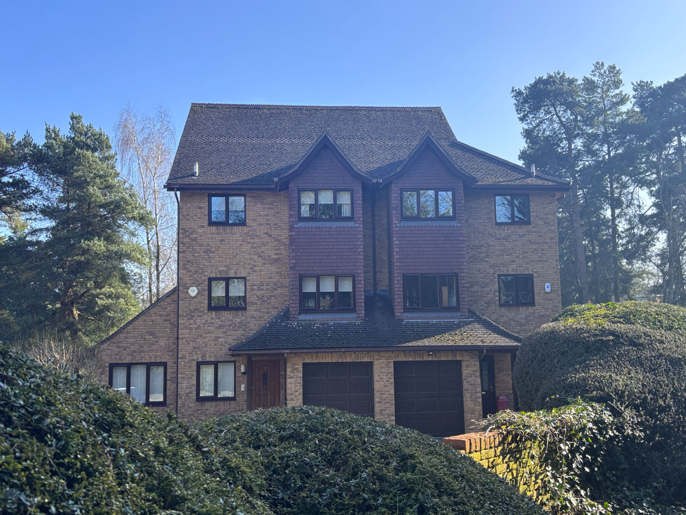 5 Bedroom Town House : Golf Links Road, Ferndown