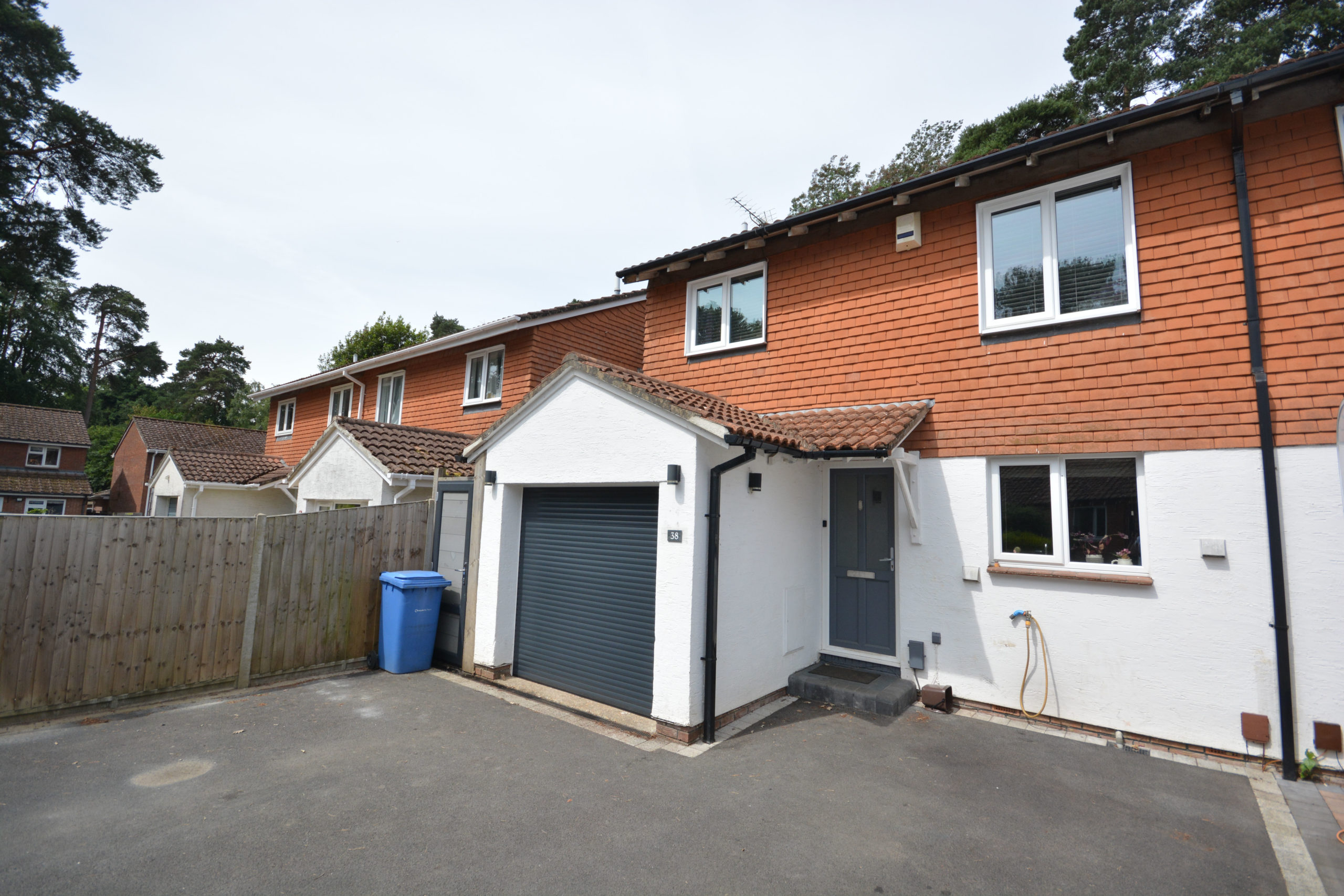 4 Bedroom Semi-Detached House : Meadowsweet Road, Creekmoor