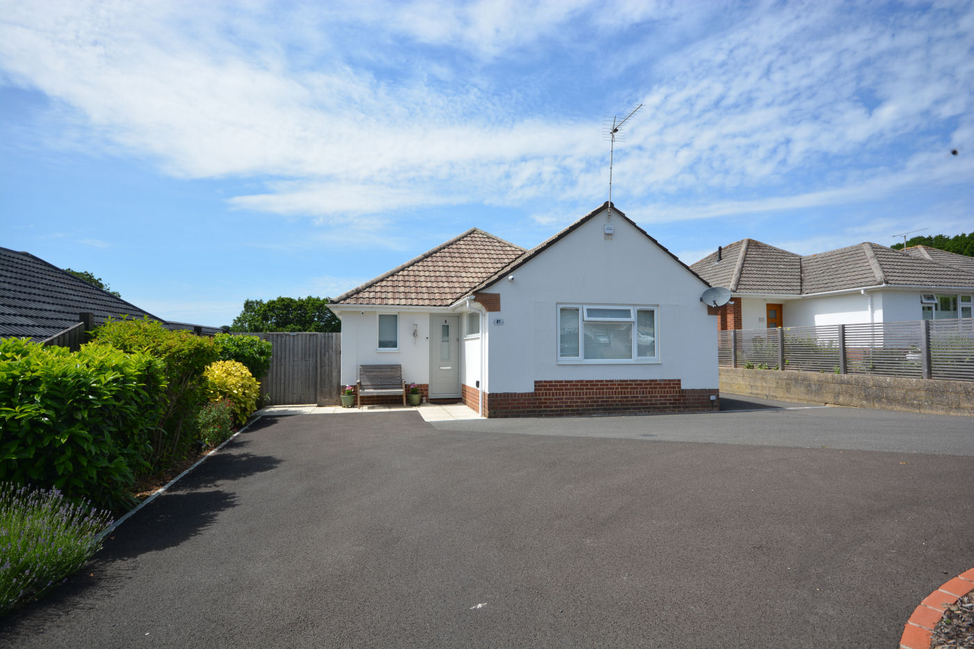 4 Bedroom Detached Bungalow : Fontmell Road, Broadstone