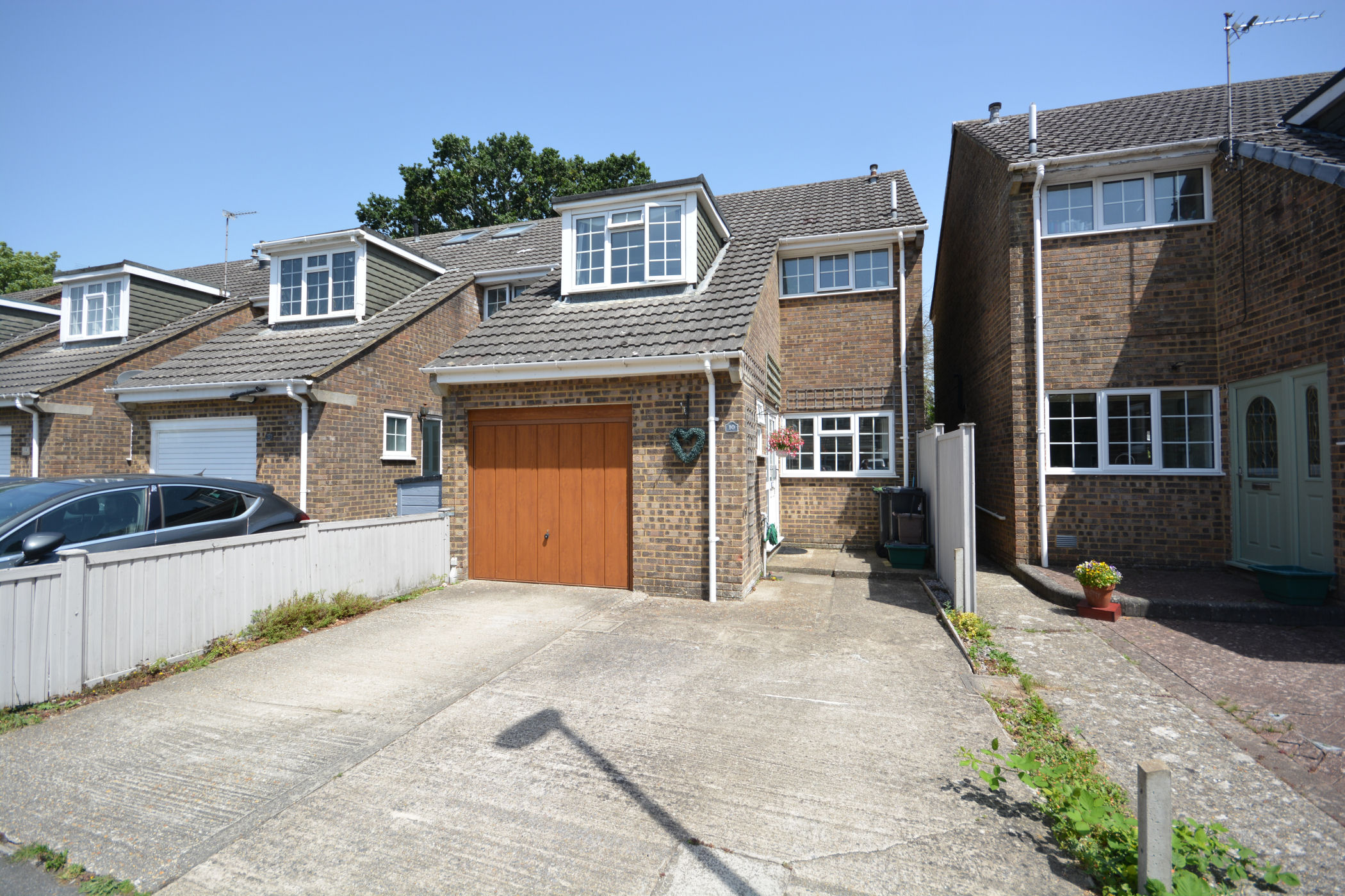 3 Bedroom Semi-Detached House : Towers Way, Corfe Mullen, Wimborne