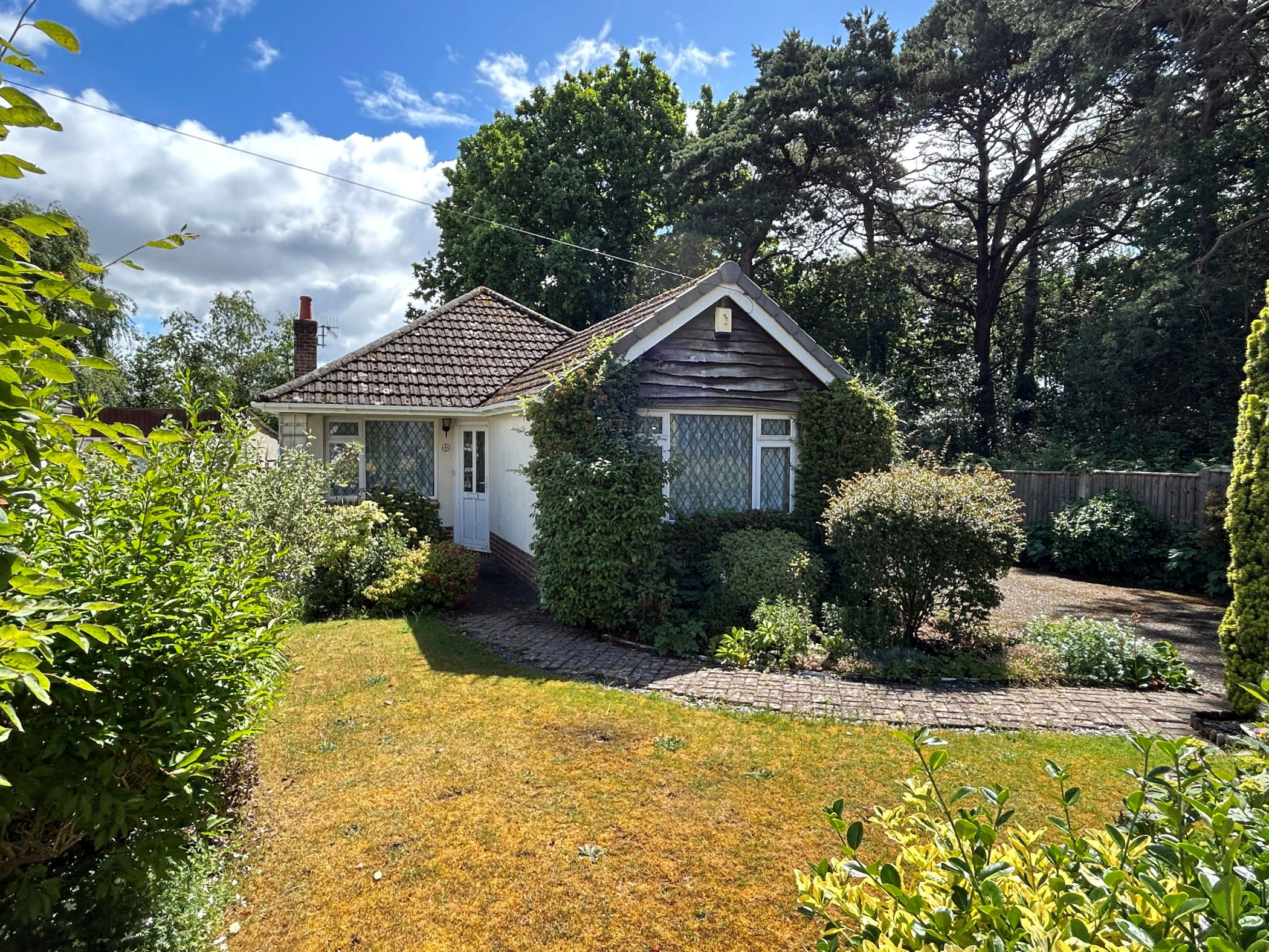 2 Bedroom Detached Bungalow : Lytham Road, Broadstone