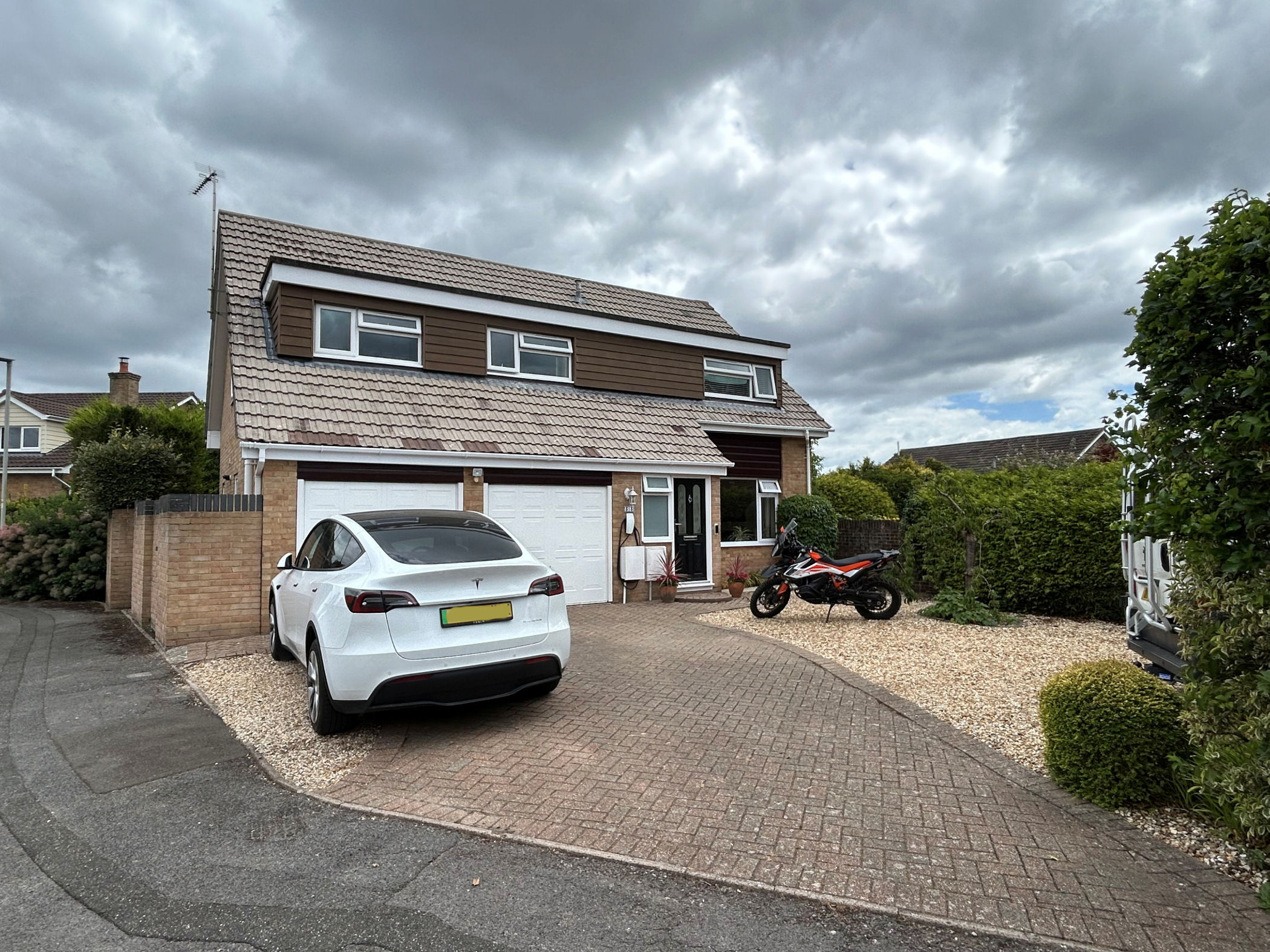 5 Bedroom Detached House : Sopwith Crescent, Merley