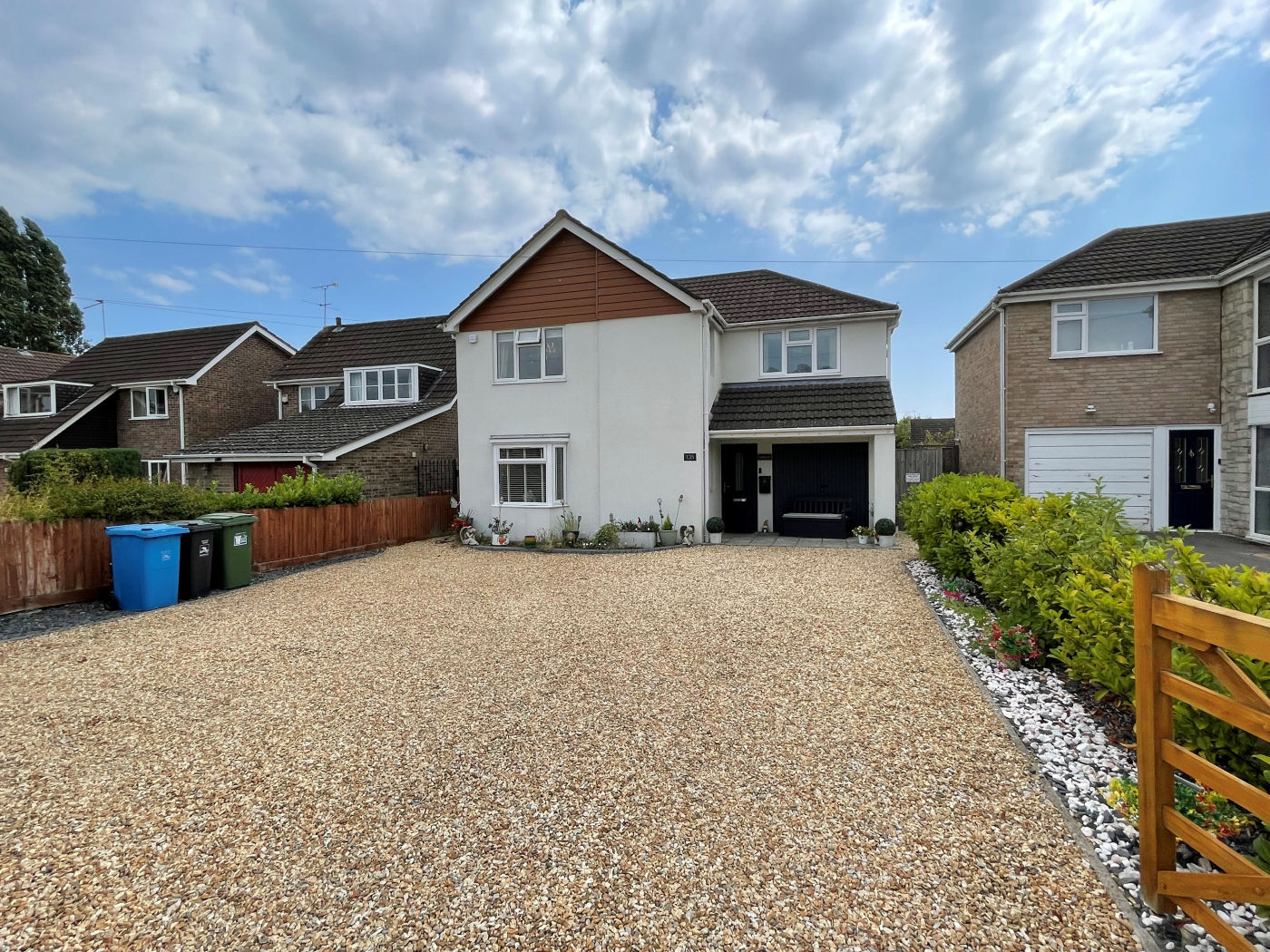 5 Bedroom Detached House : West Way, Broadstone