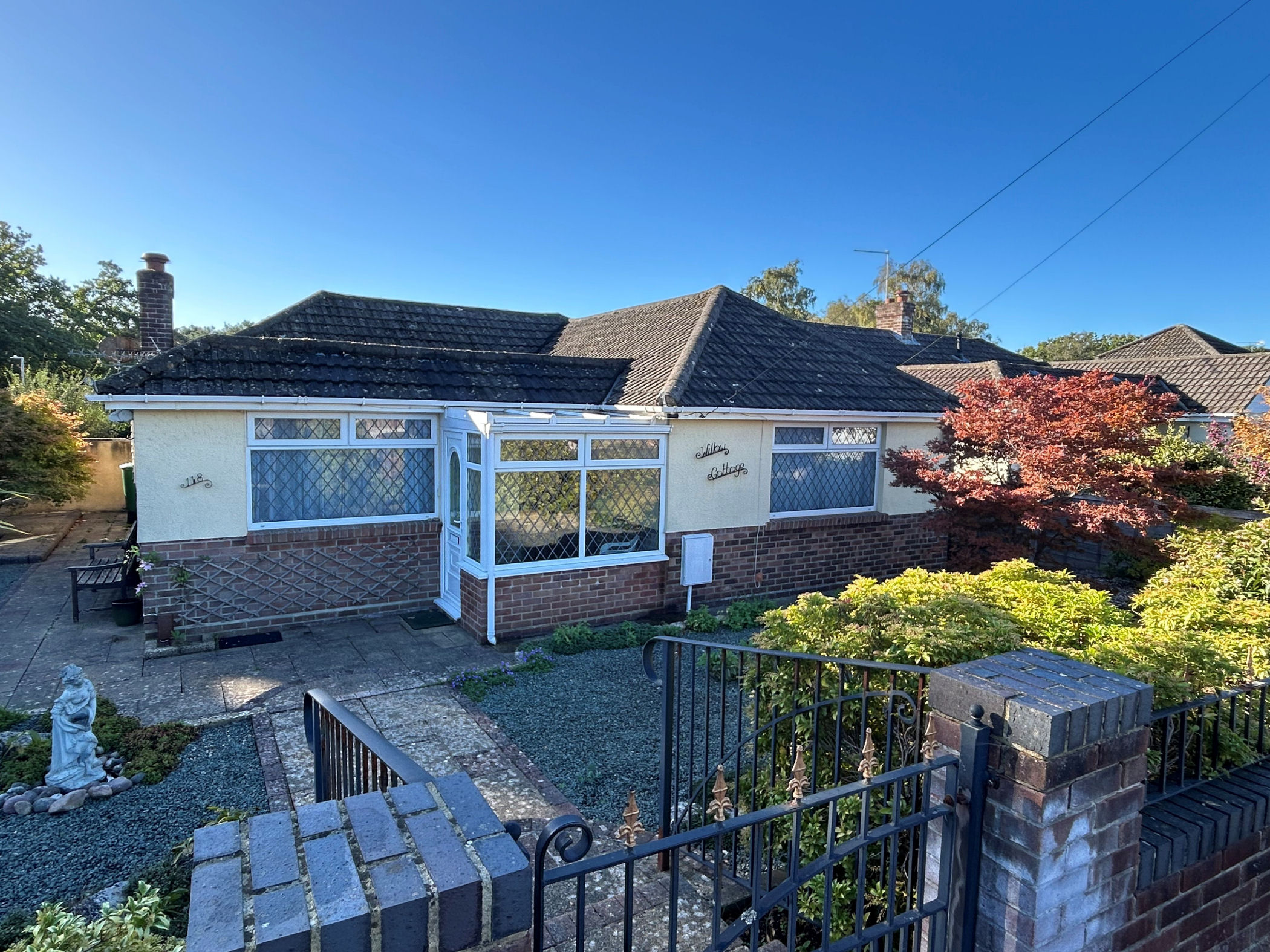 3 Bedroom Detached Bungalow : Northbrook Road, Broadstone