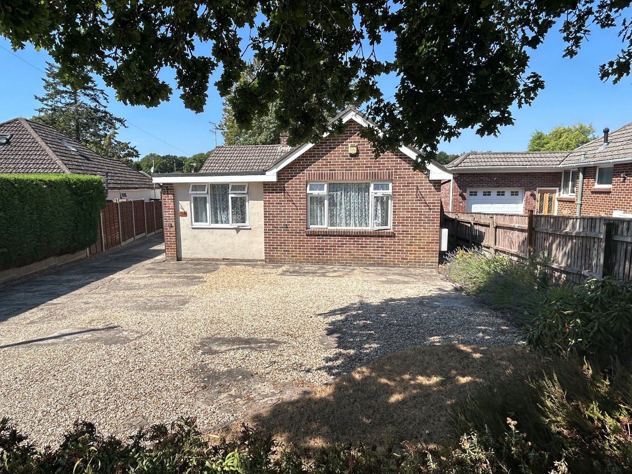 3 Bedroom Detached Bungalow : York Road, Broadstone