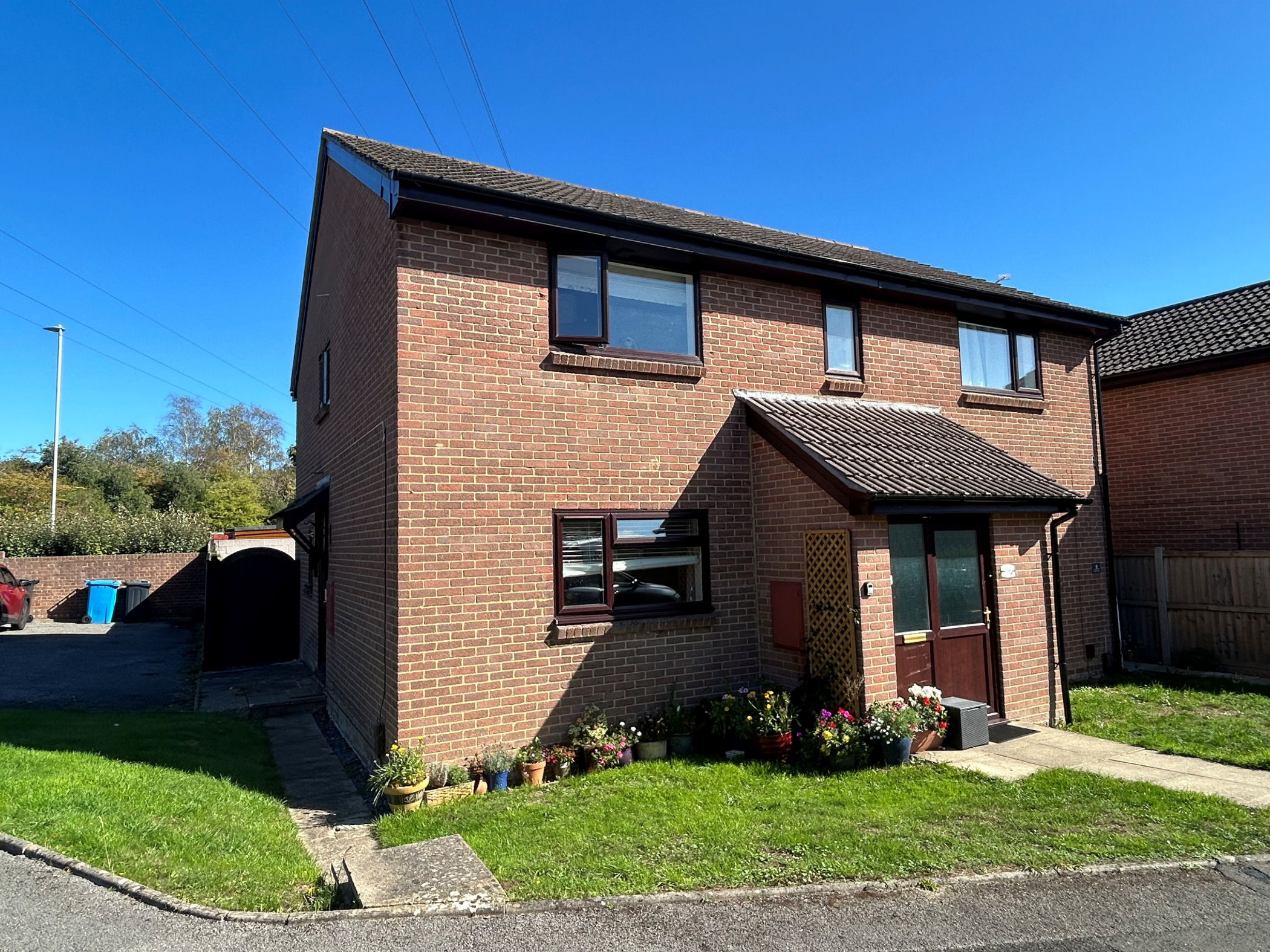 1 Bedroom Flat : Clover Drive, Creekmoor, Poole