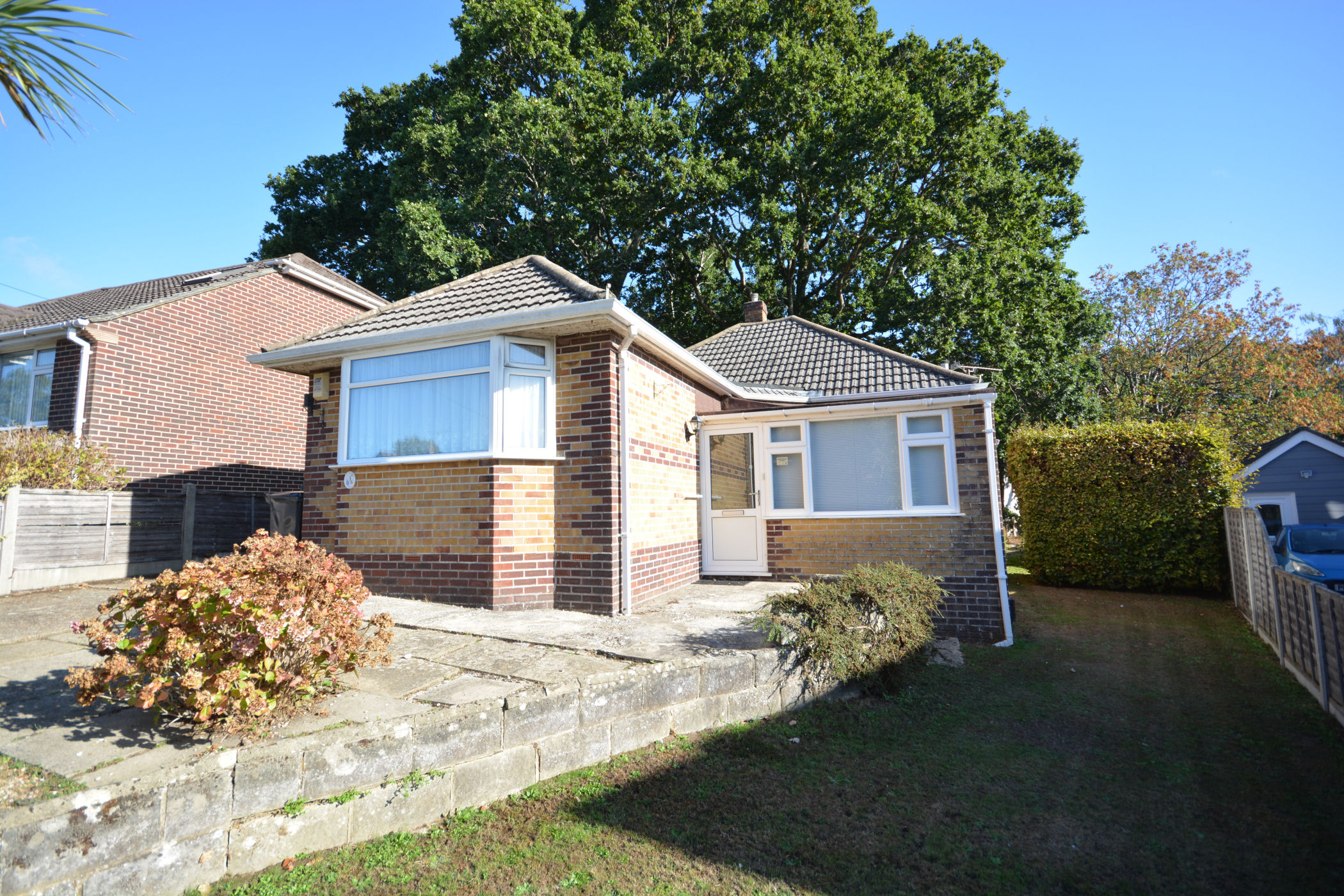2 Bedroom Detached Bungalow : Coventry Crescent, Poole