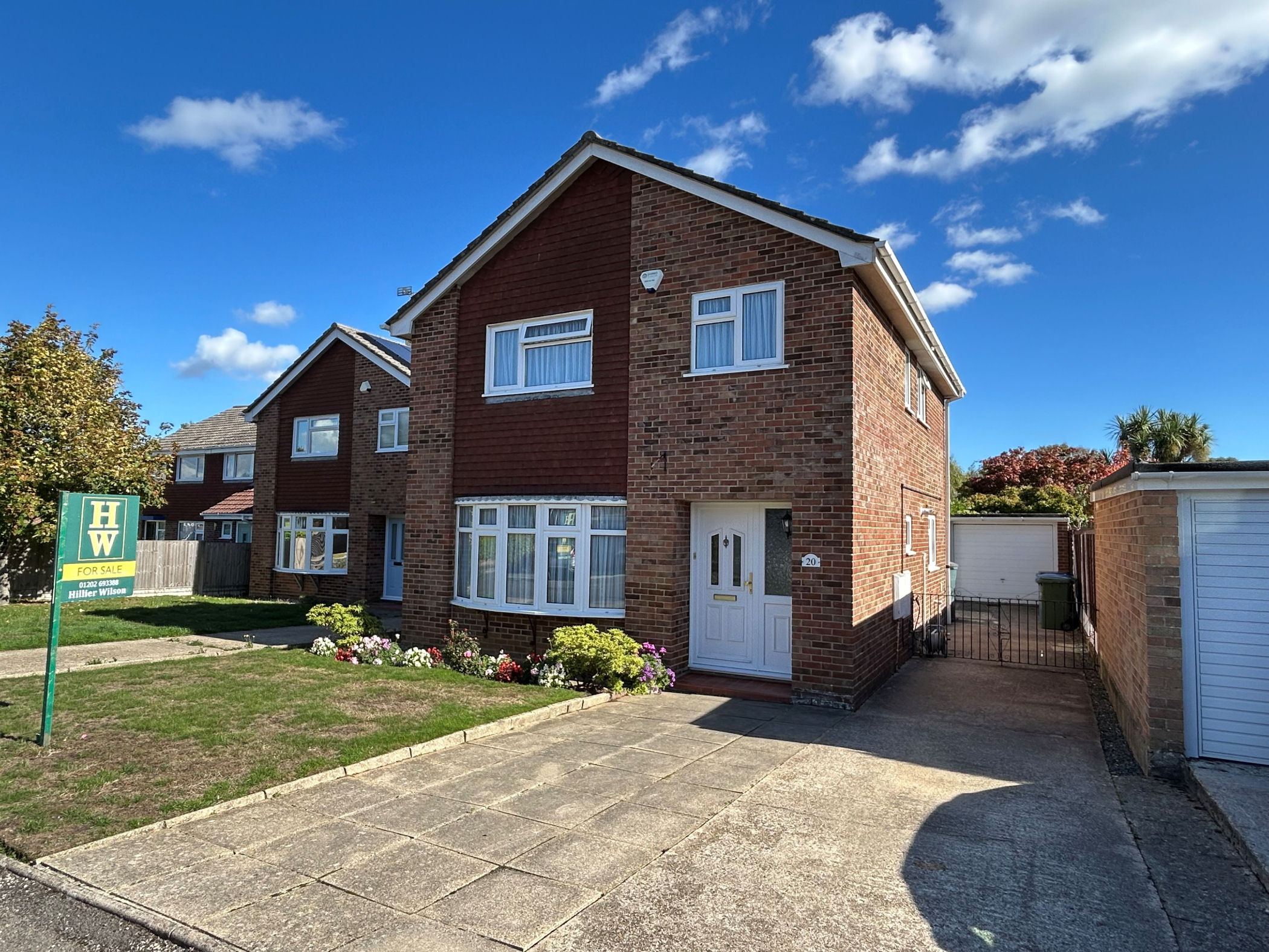 4 Bedroom Detached House : Cockerell Close, Merley, Wimborne