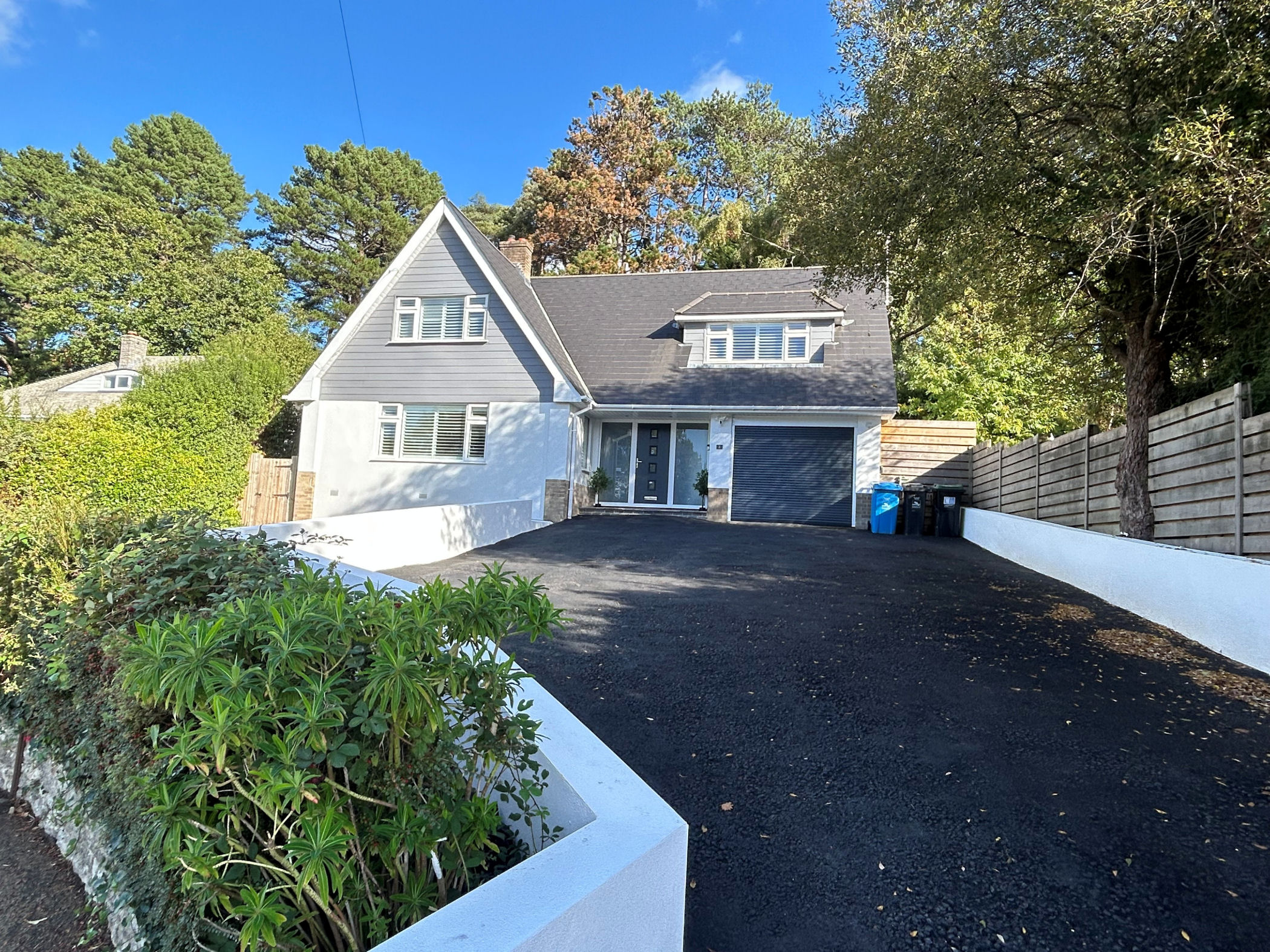 5 Bedroom Detached House : Greensleeves Avenue, Broadstone